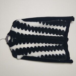 Victoria Harbour White and black‎ faux fur sweater, size XL